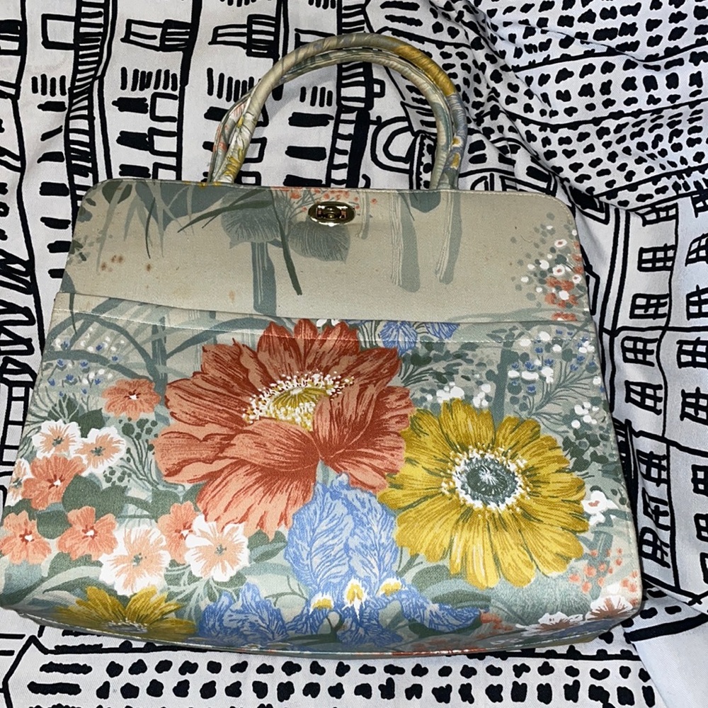 Vintage hand bag